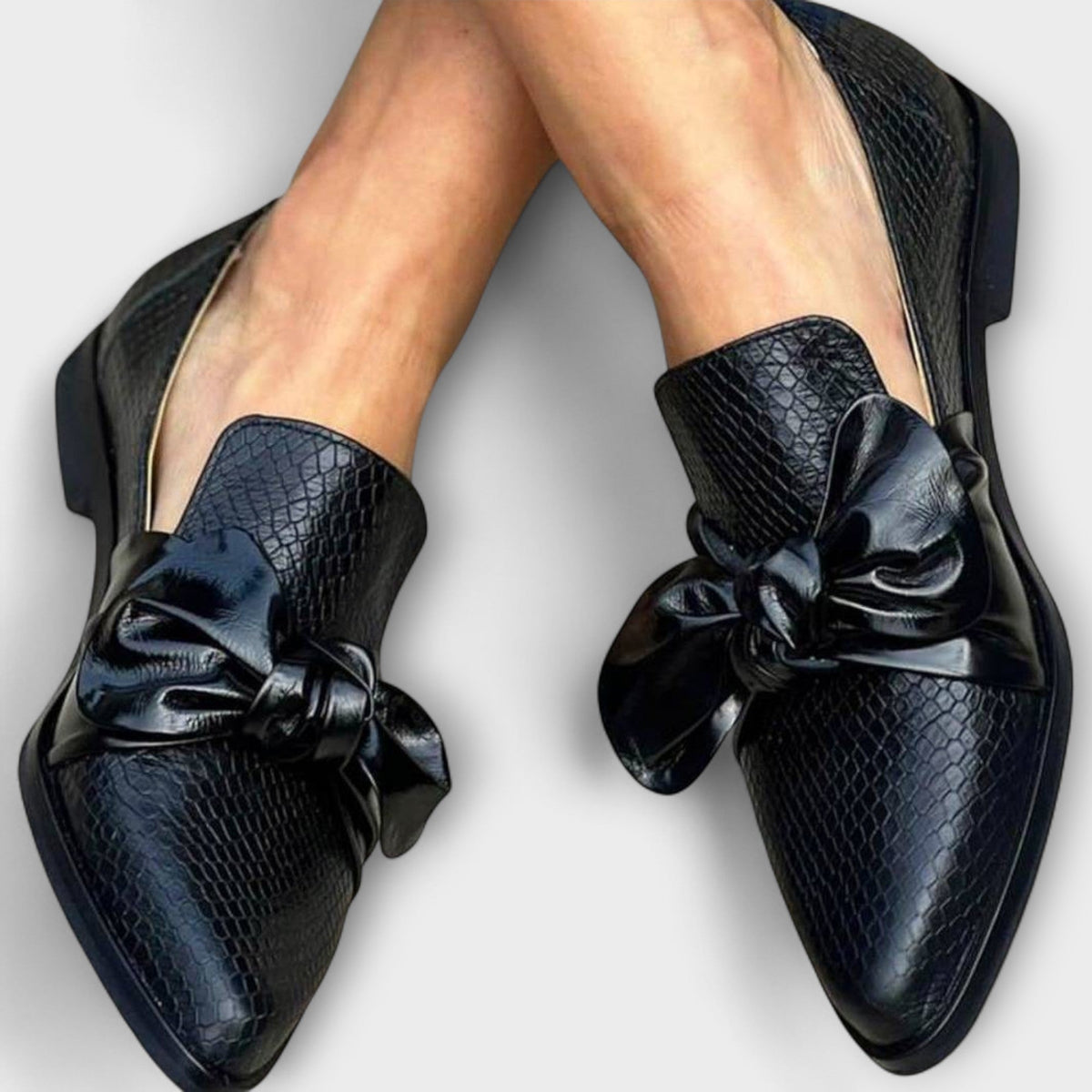 Claudia | Bow Loafers