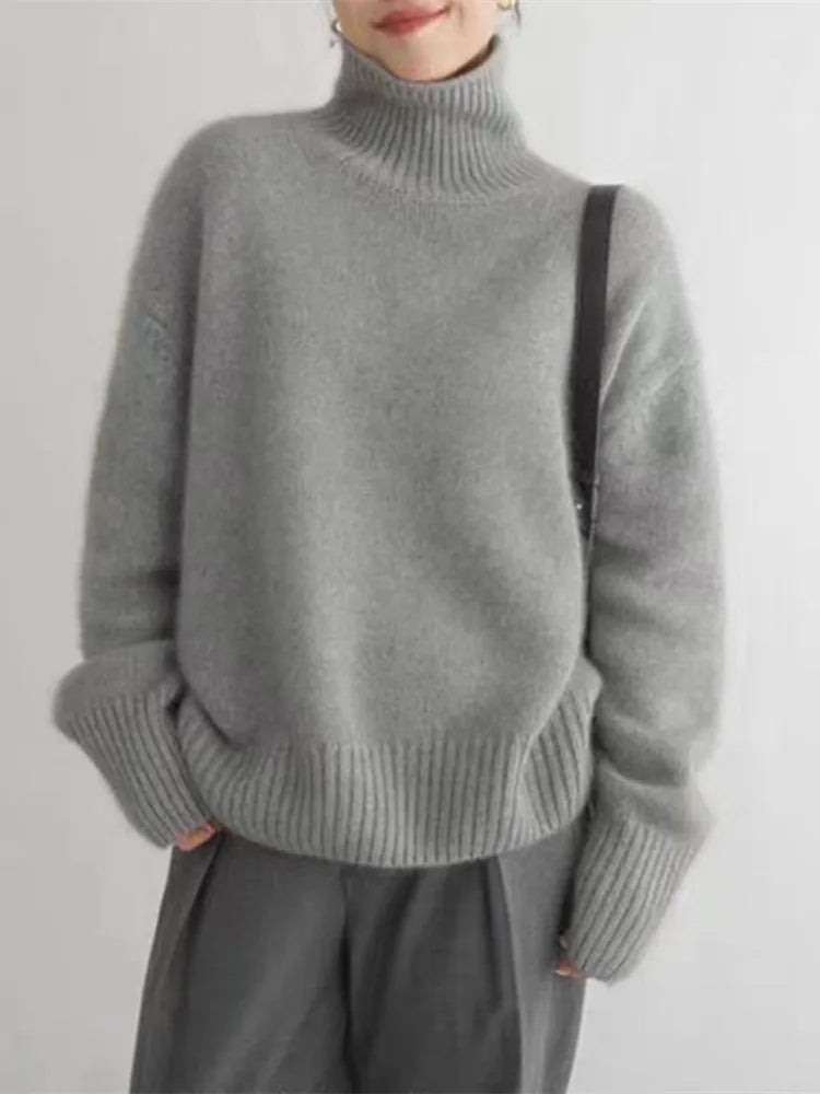 Solvina | Classic Turtleneck Sweater
